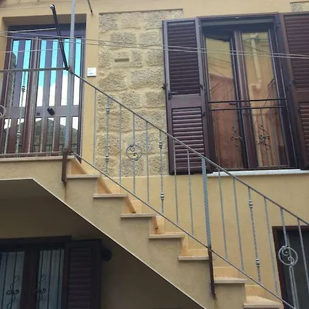 아파트 La Casa Di Laura *