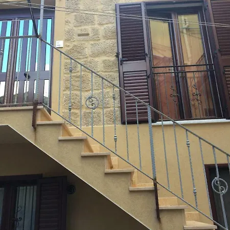 아파트 La Casa Di Laura